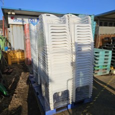 중고 플라스틱 의자